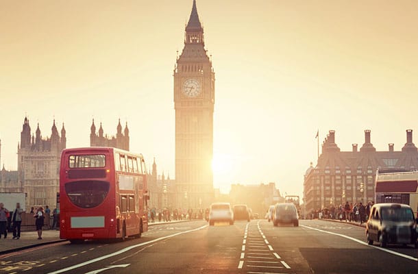 come viaggiare all'estero con i figli in UK se manca consenso dell'altro genitore. E'necessario ottenere un consenso della Corte
